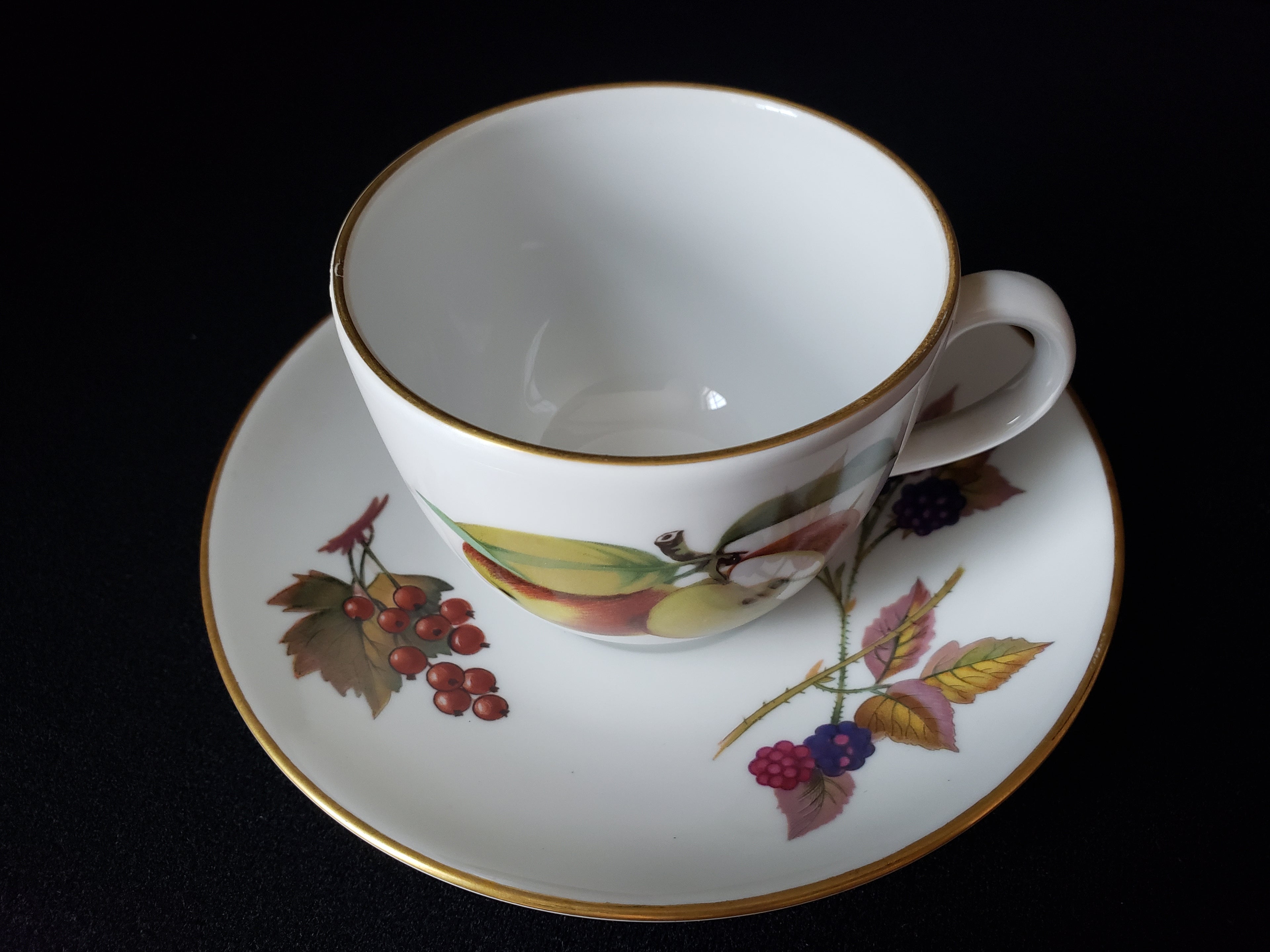 Vintage Royal Worcester Evesham Tea Cup with Saucer (lot 2073)