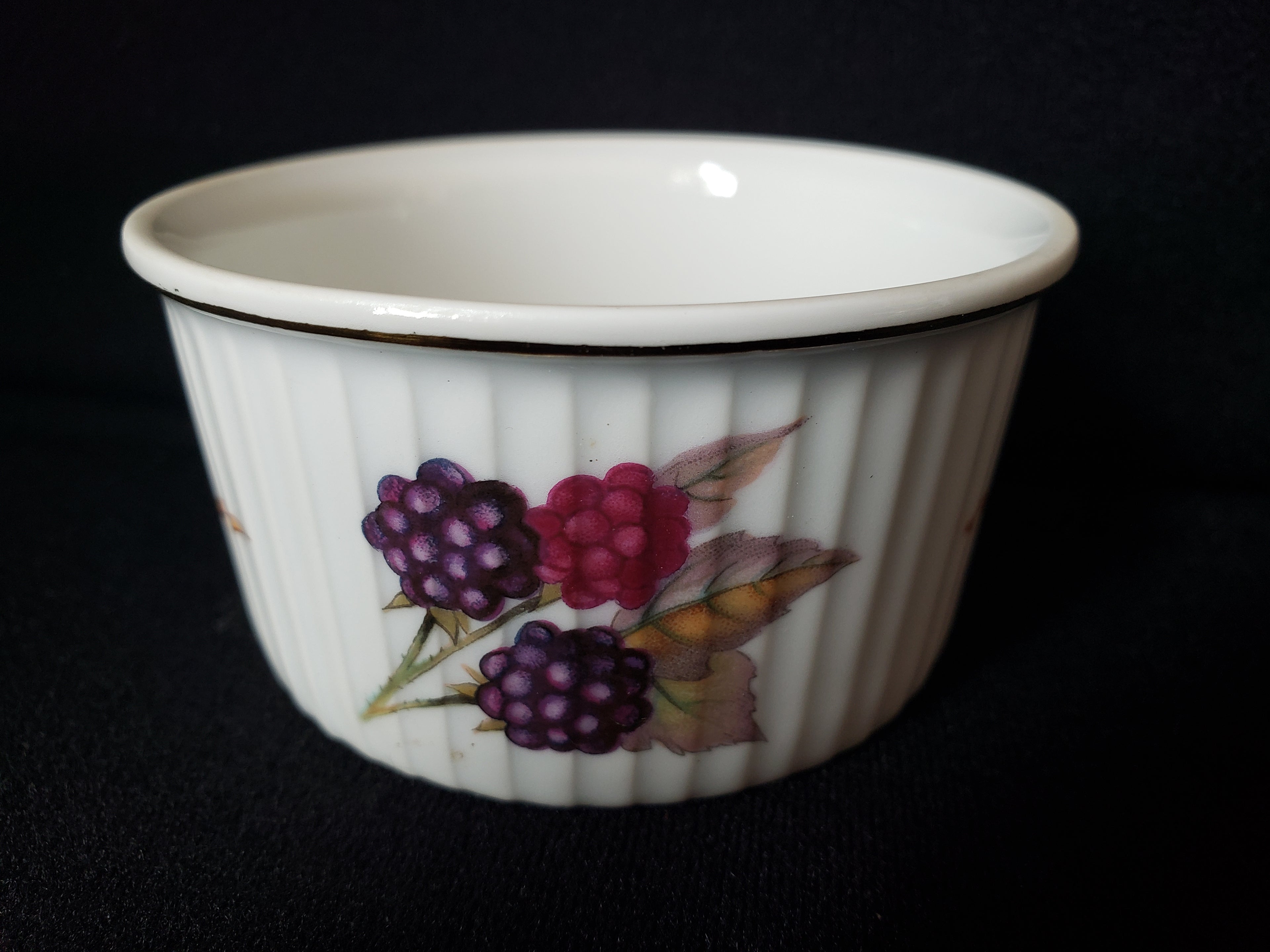 Vintage Royal Worcester Evesham Quiche Souffle Baking Porcelain Dish (lot 2060)