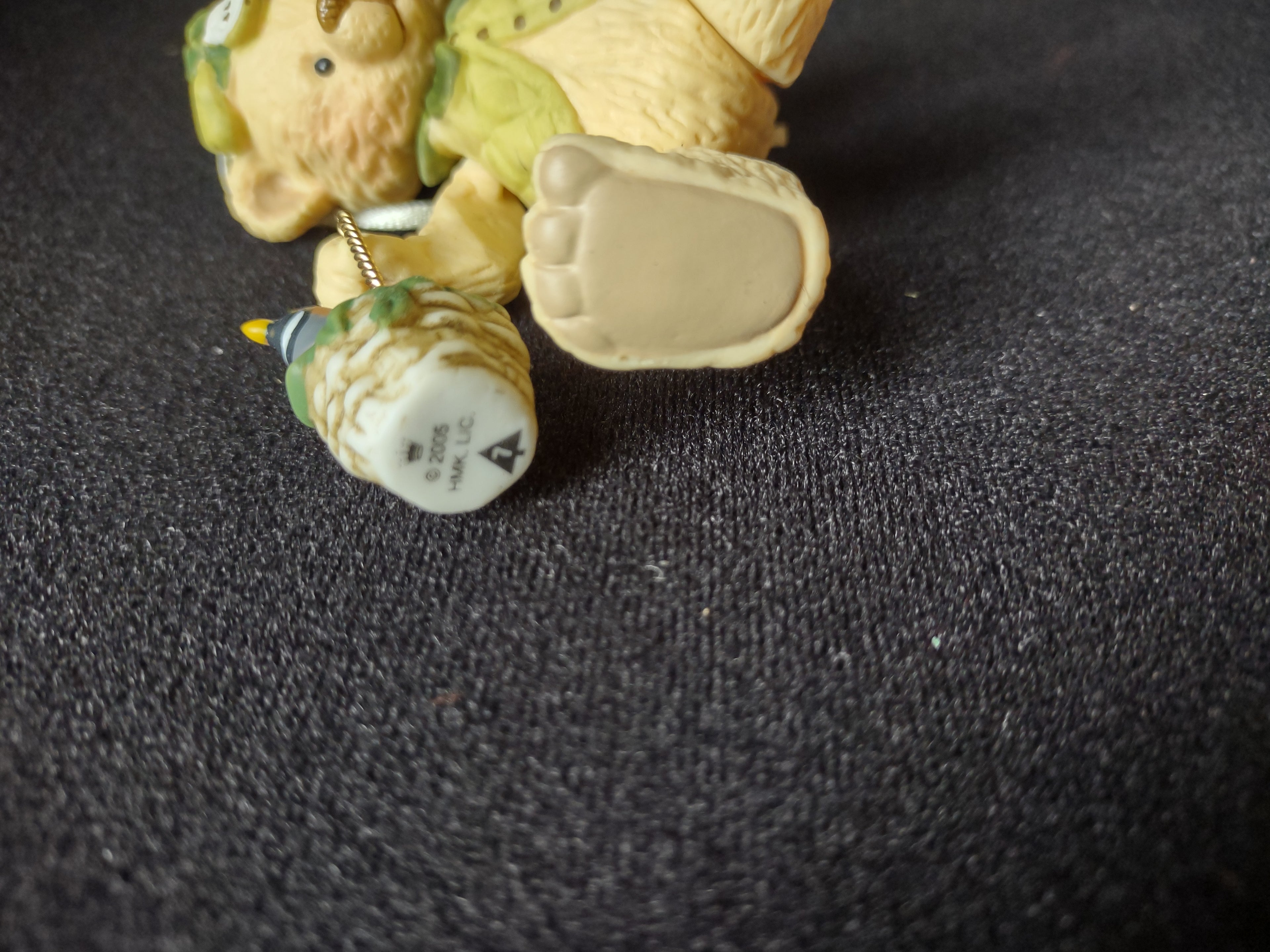 Hallmark Ornament Gift Bearers Bear Christmas Movable arms legs (lot 1603)