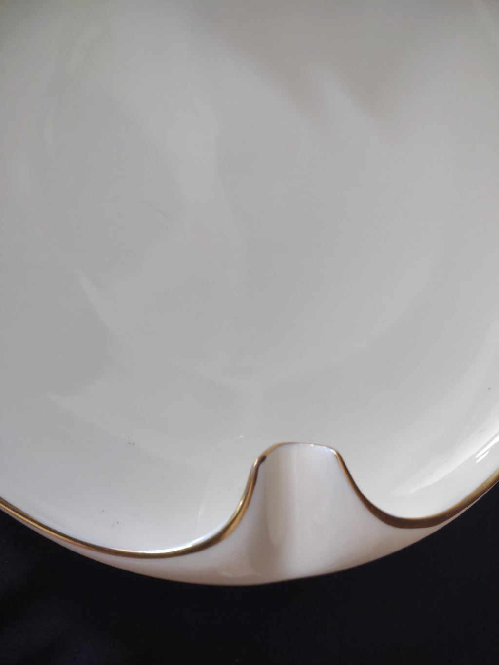 Vintage Lenox MCM Porcelain Gold Trim Ashtray 8" (lot 1980)