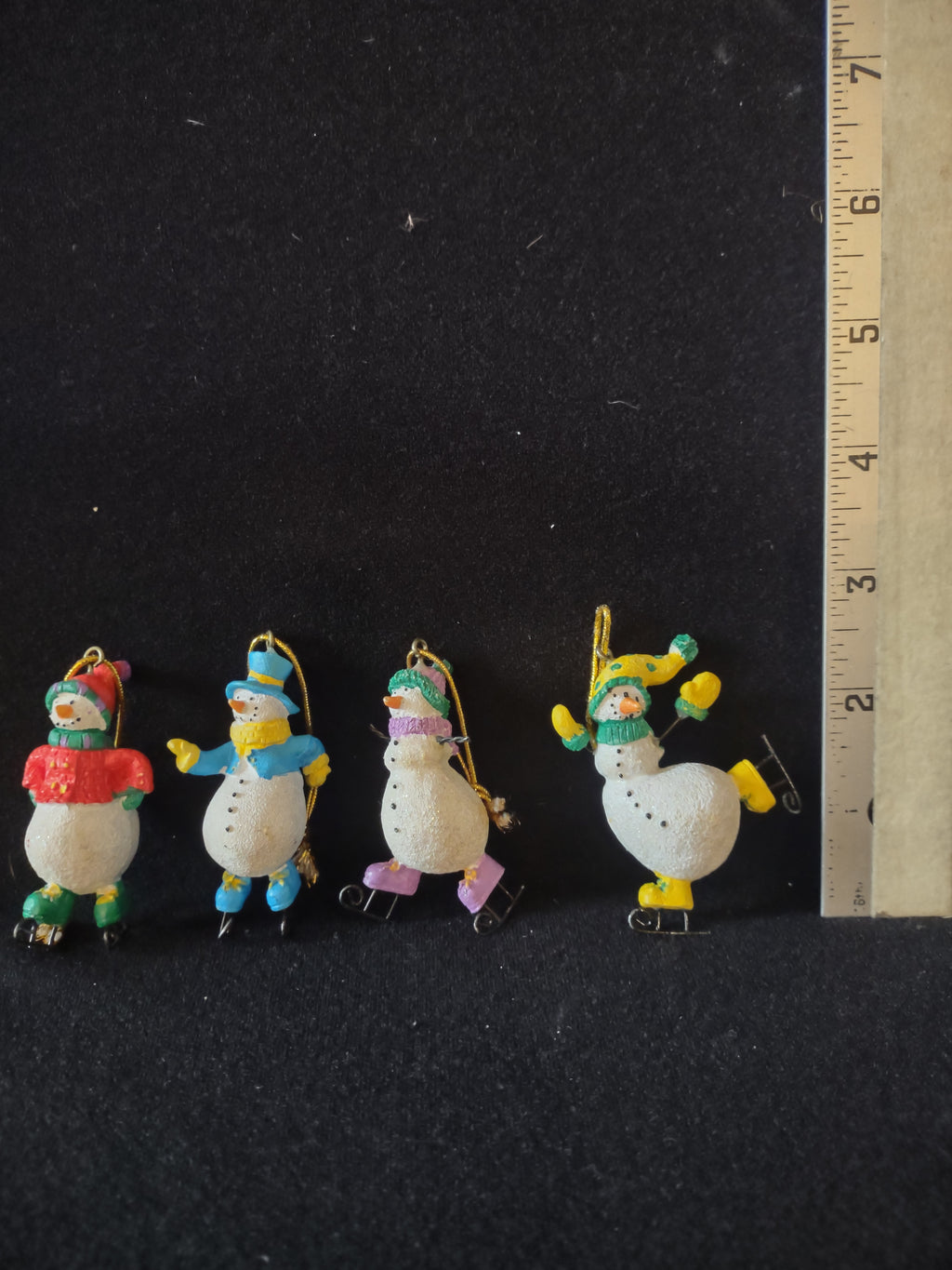 Christmas Vintage Winter Skating Snowmen Ornaments Set Of 4 (Lot 4589)