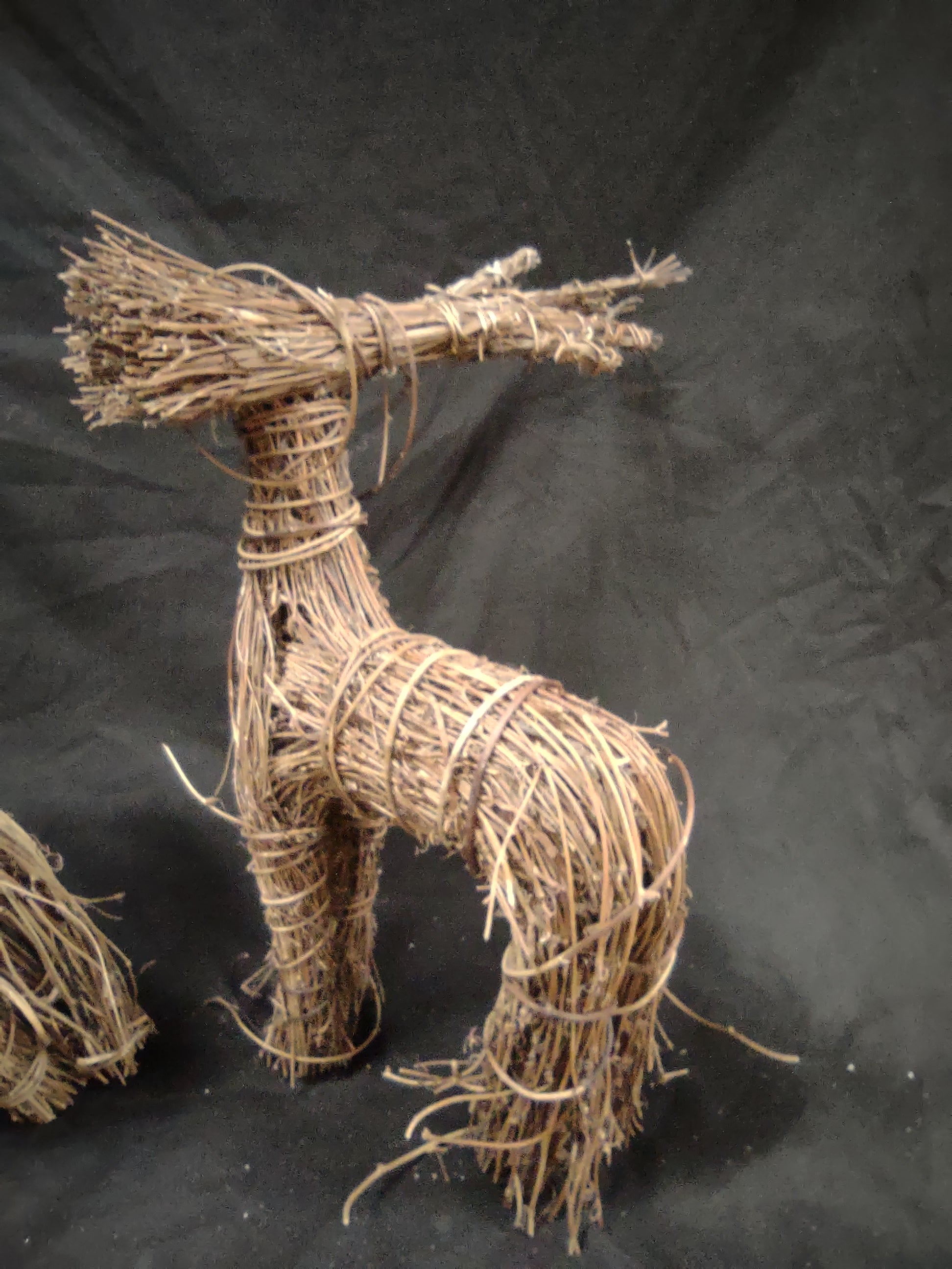 Christmas Grapevine Twig Reindeer Handcrafted Primitive Rustic 18" (lot 1315)