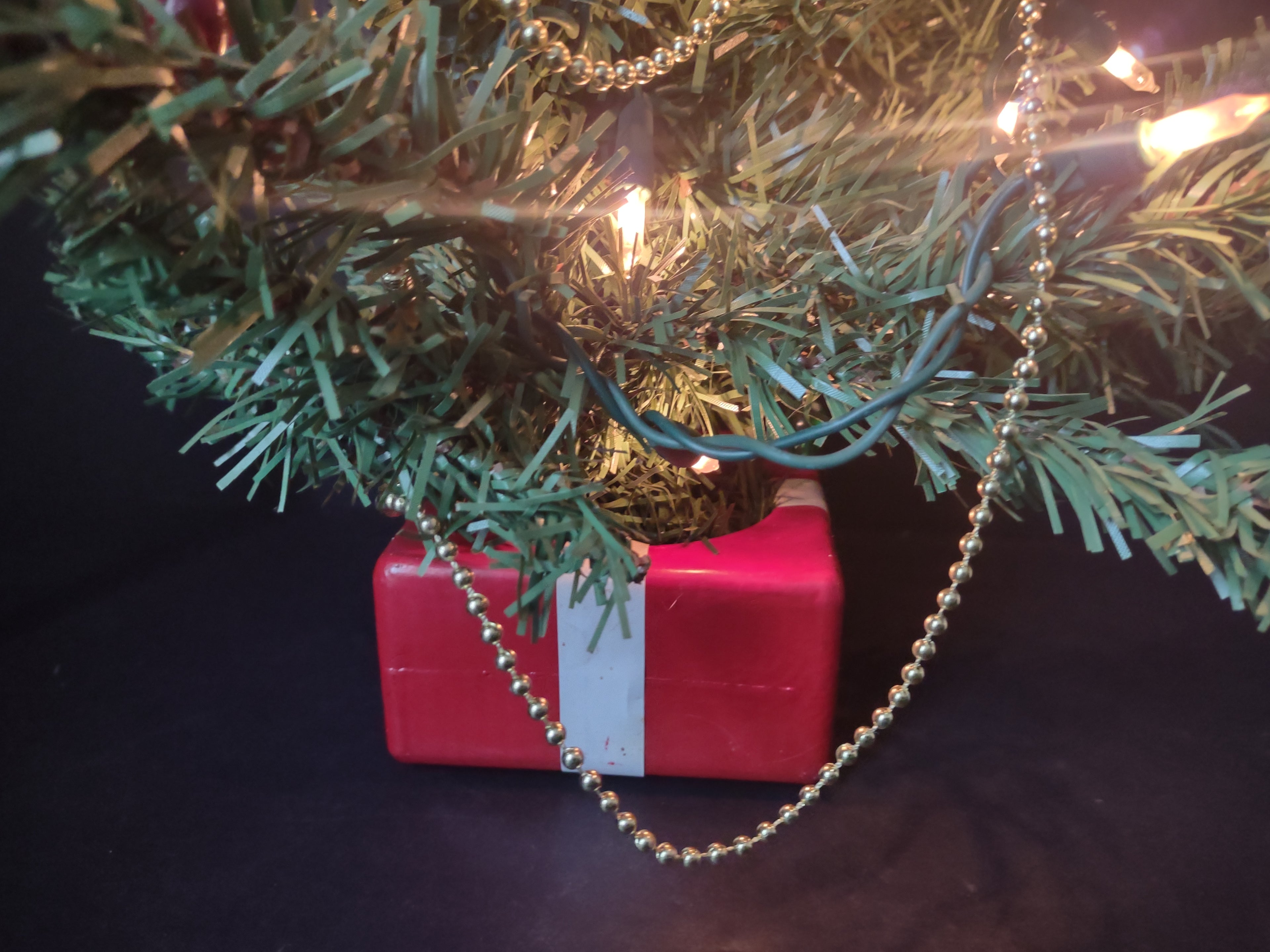 Vintage Christmas Artificial Light Up Tree Garland Santa Gift Bag (lot 1228)