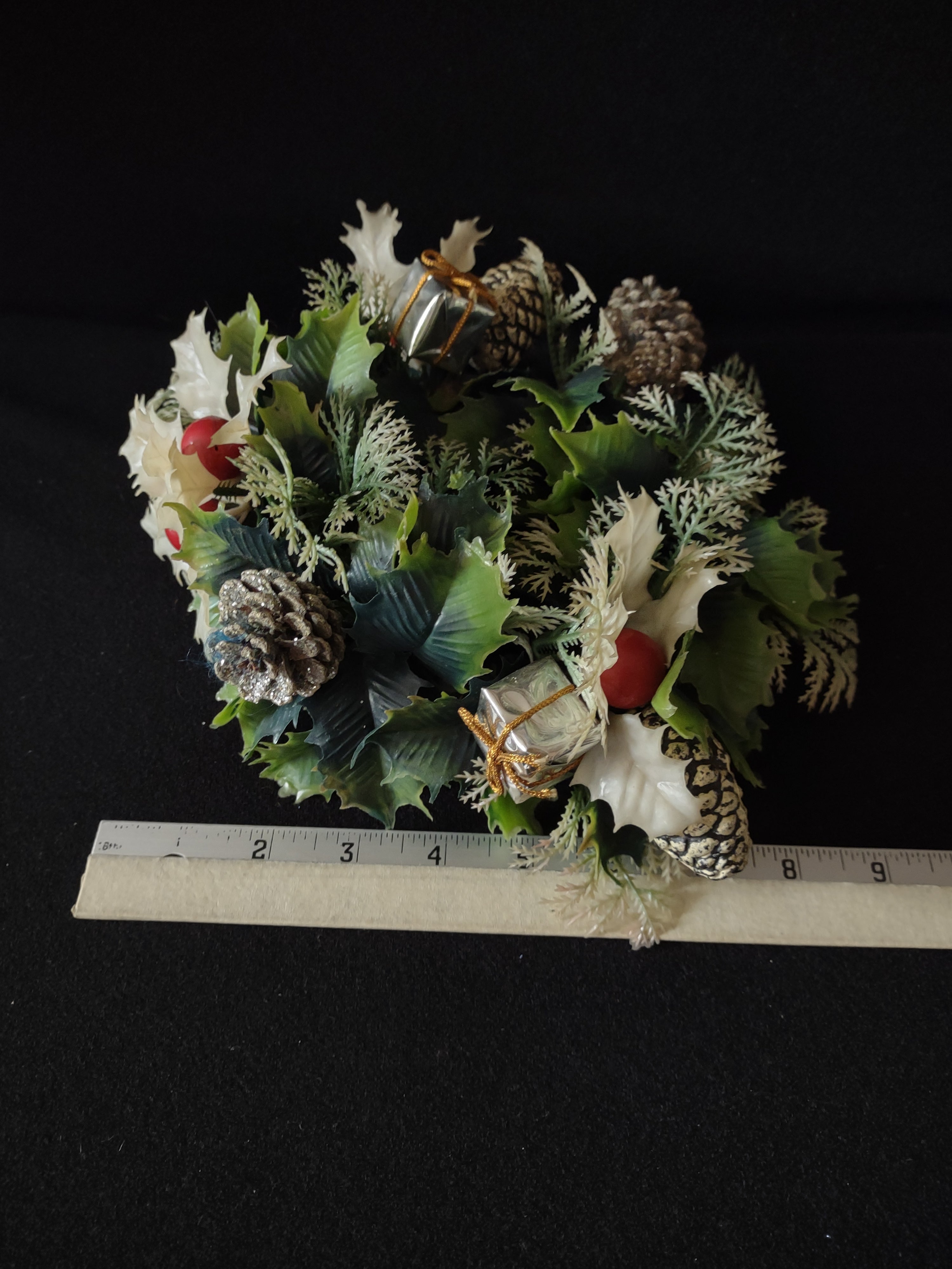 Vintage 2 Plastic Candle Rings Greenery Pine Cone Gifts Berries (Lot 4781)
