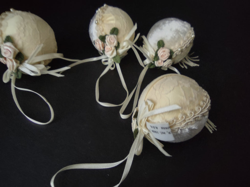 Victorian Ivory Lace Velvet Pearl Rose Christmas Ball Ornament x 4 (lot 1206)