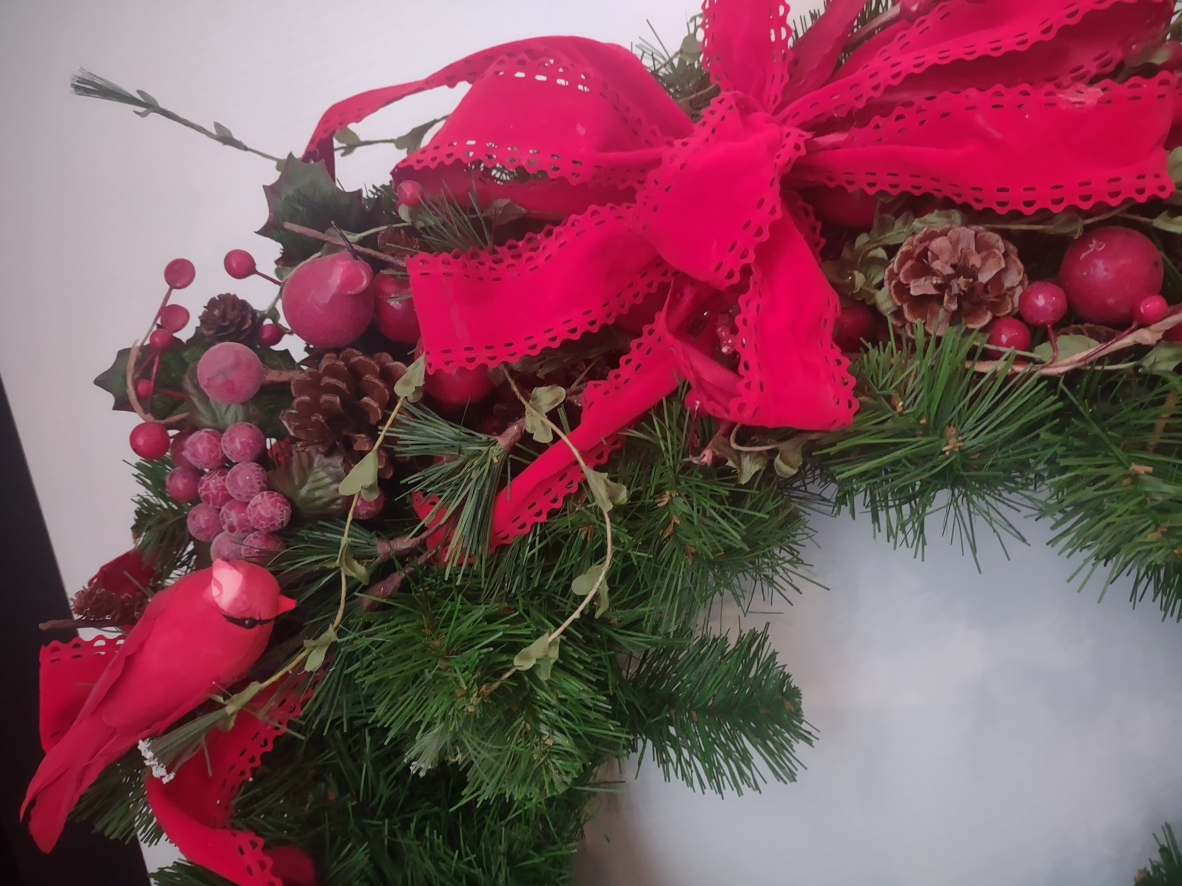 Vintage Christmas Wreath Red Birds Berries 19" (lot 1213)
