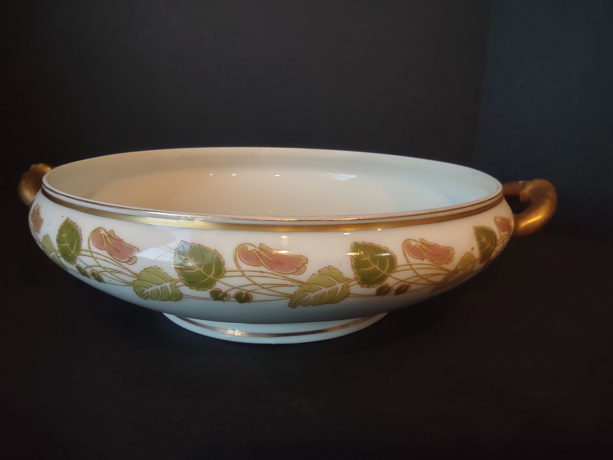 Haviland France Limoges Round Serving Tureen NO LID (lot 1078)