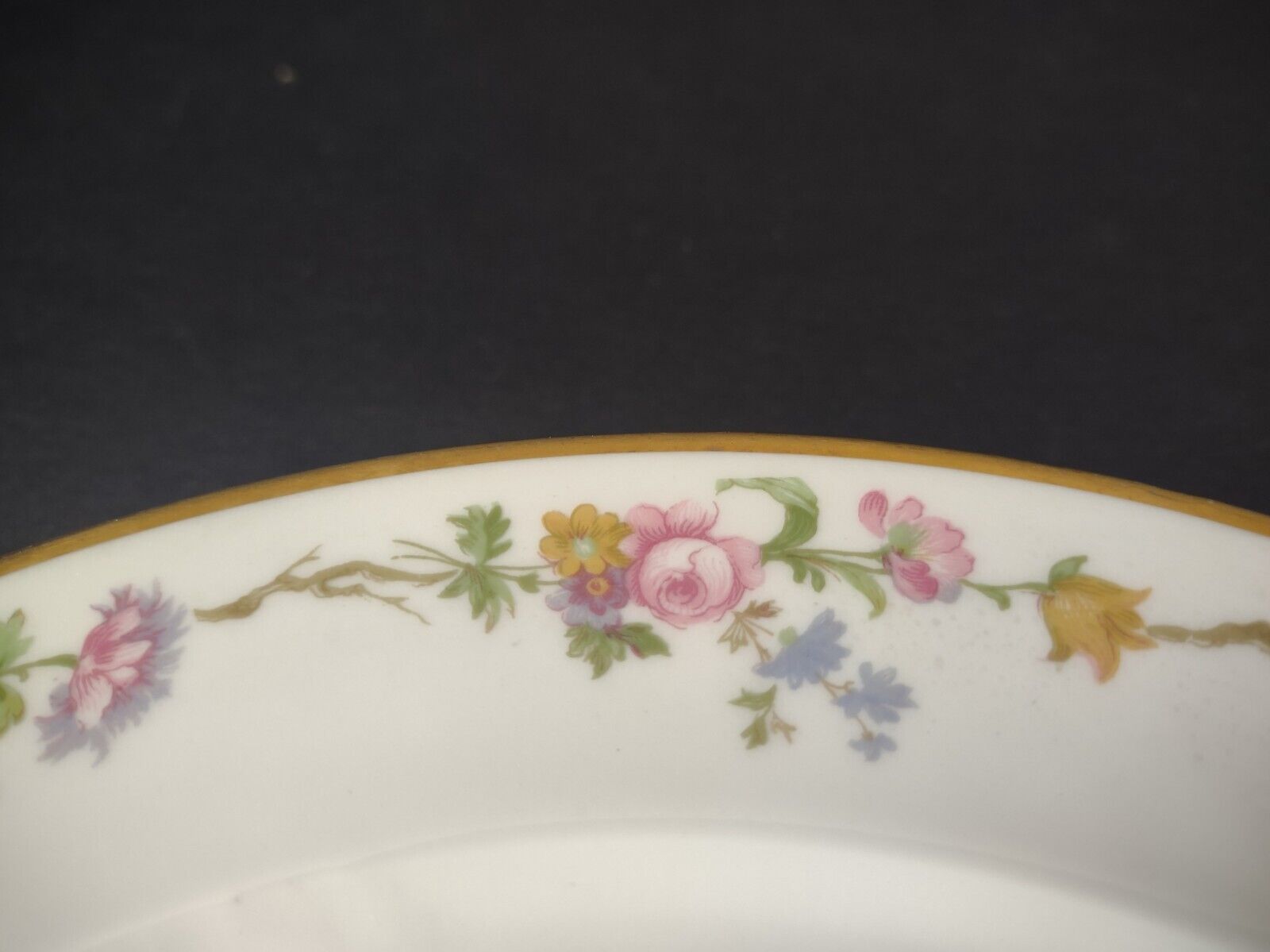 Vintage GDA Limoges Gold Trim Dinner Plate Summer Flower Garland (lot 689)