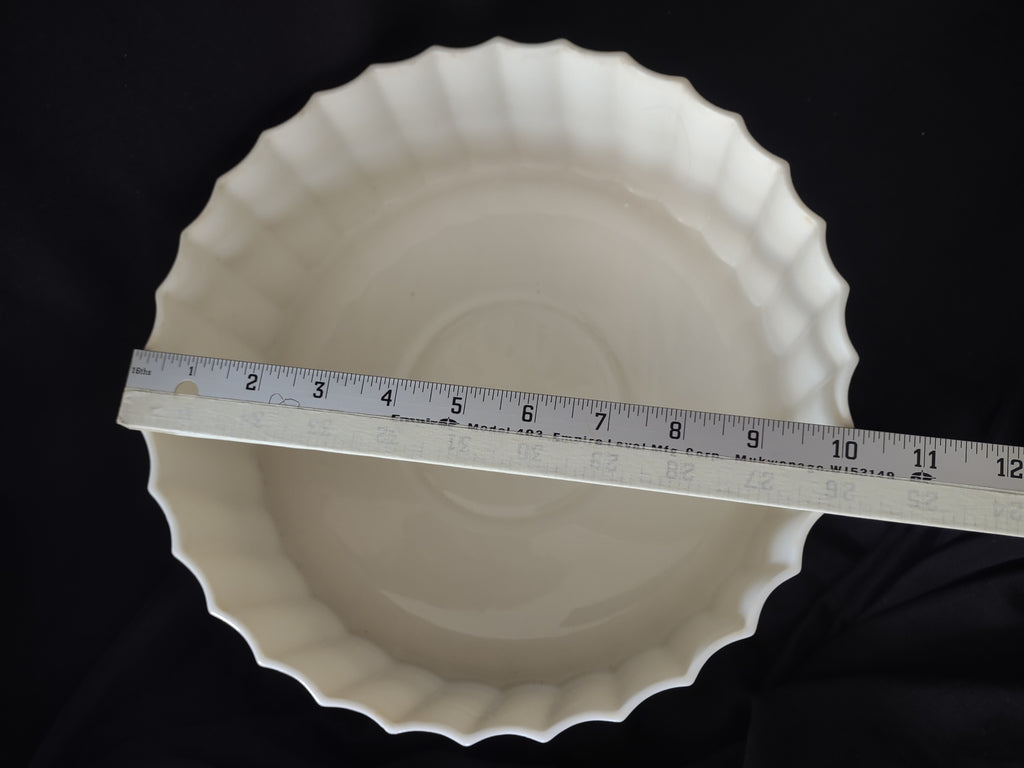 Vintage Lenox Round Serving Dish 10" (lot 1971)