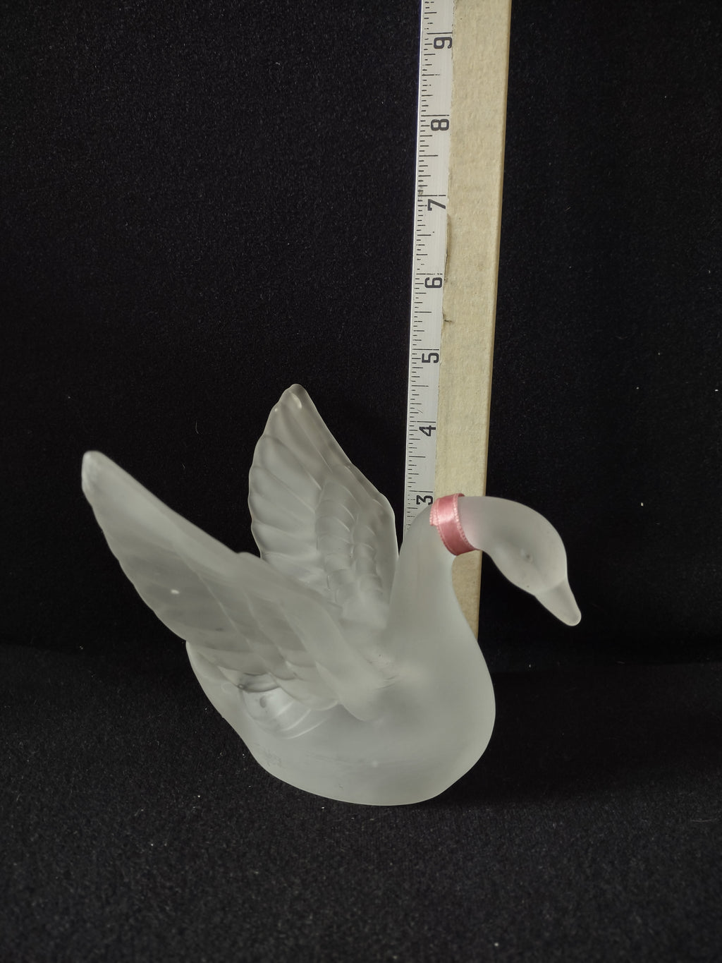Vintage Frosted Crystal Graceful Swan Expanded Wings (Lot 5238)