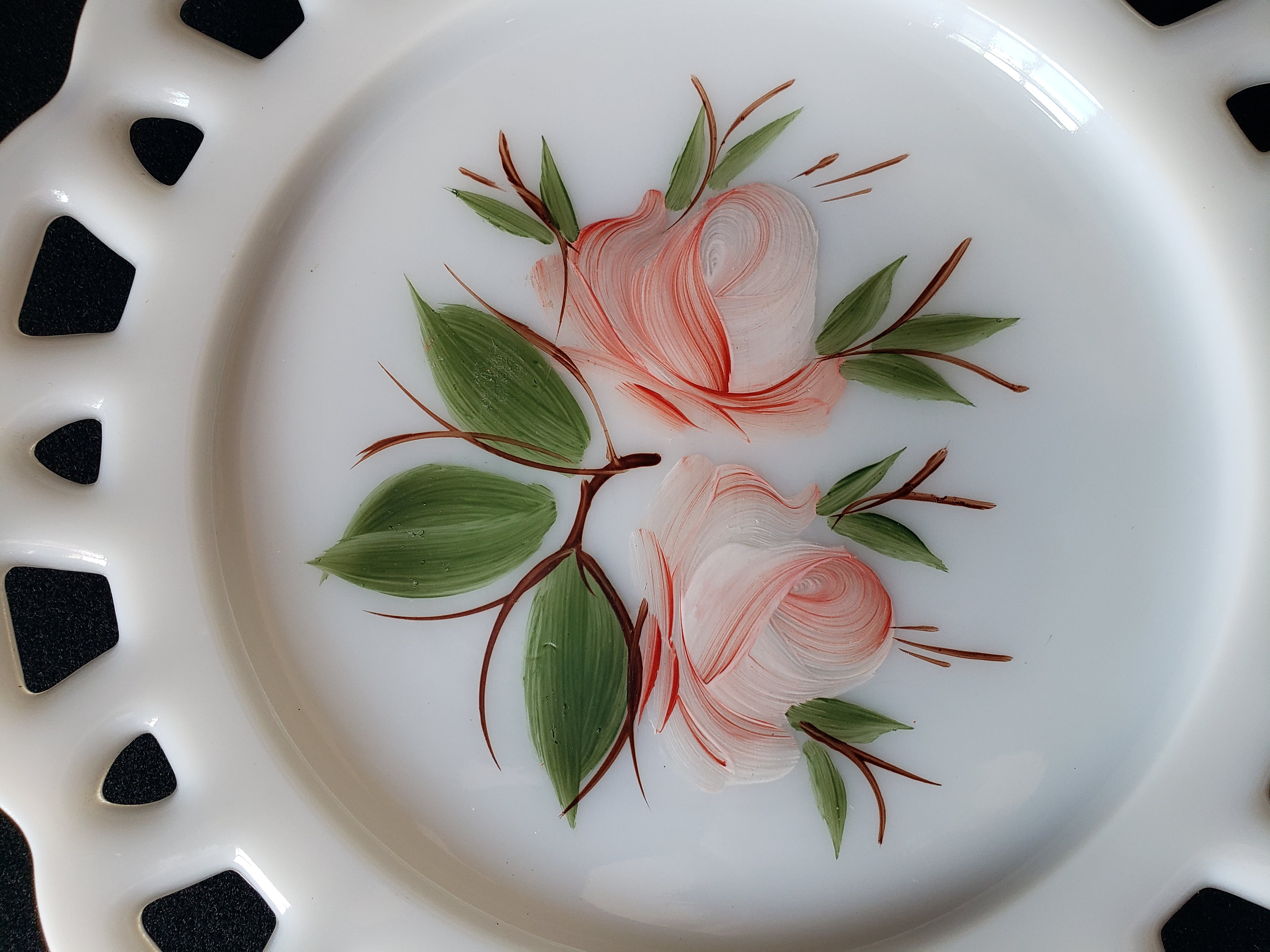 Vintage Westmoreland Roses Motif Milk Glass Wall Plate (lot 2187)
