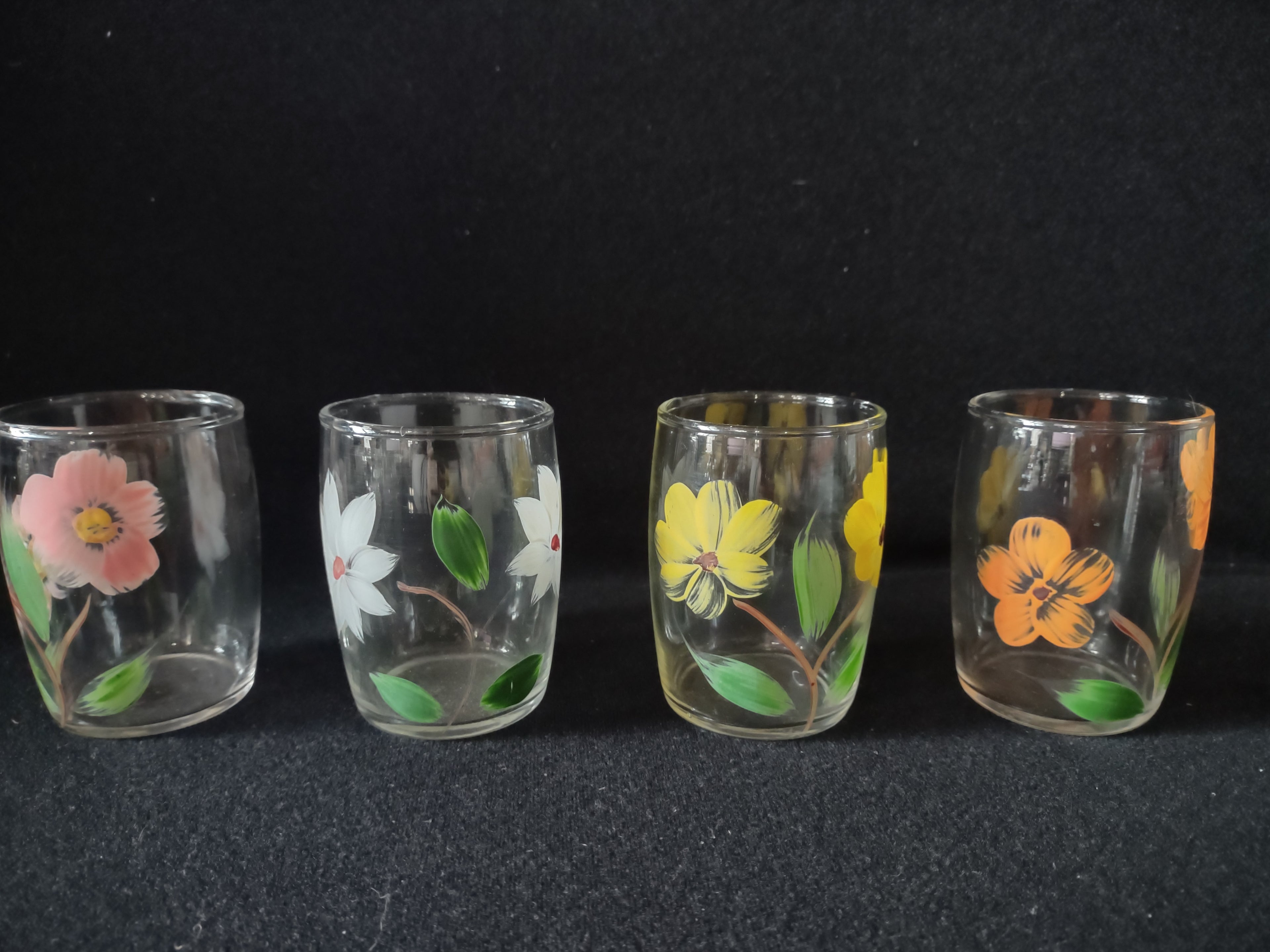 Vintage MCM Small 3" Drinking Glass x 4 Flowers (lot 5157)