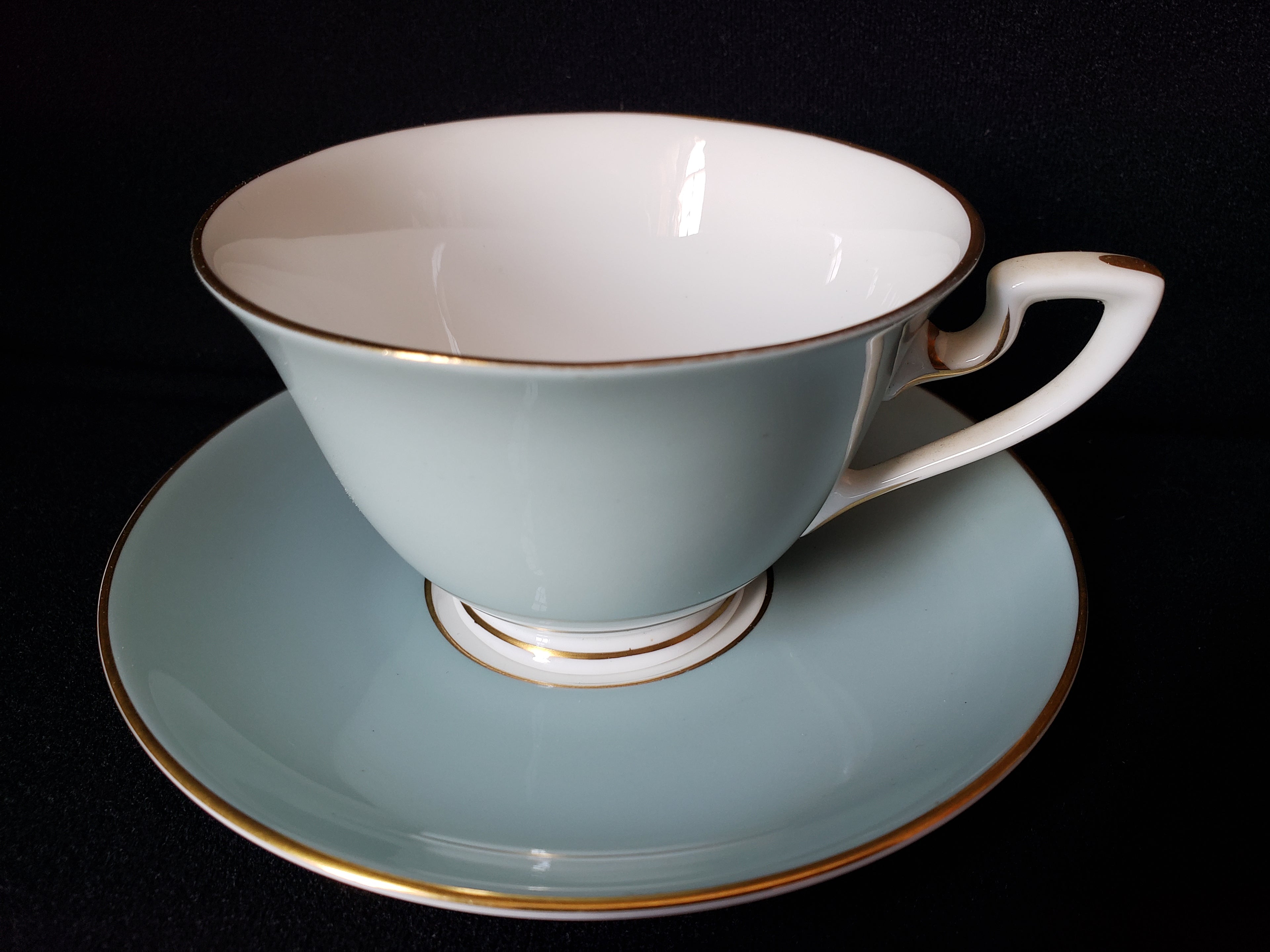 Vintage Royal Worcester Cynthia Tea Cup with Saucer (lot 2113)