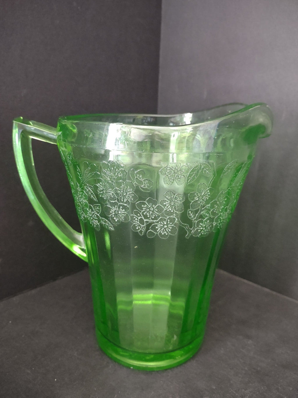 Green Light Up Uranium Glass Pitcher Jeanette Flat Panel Cherry Blossom lot 2718