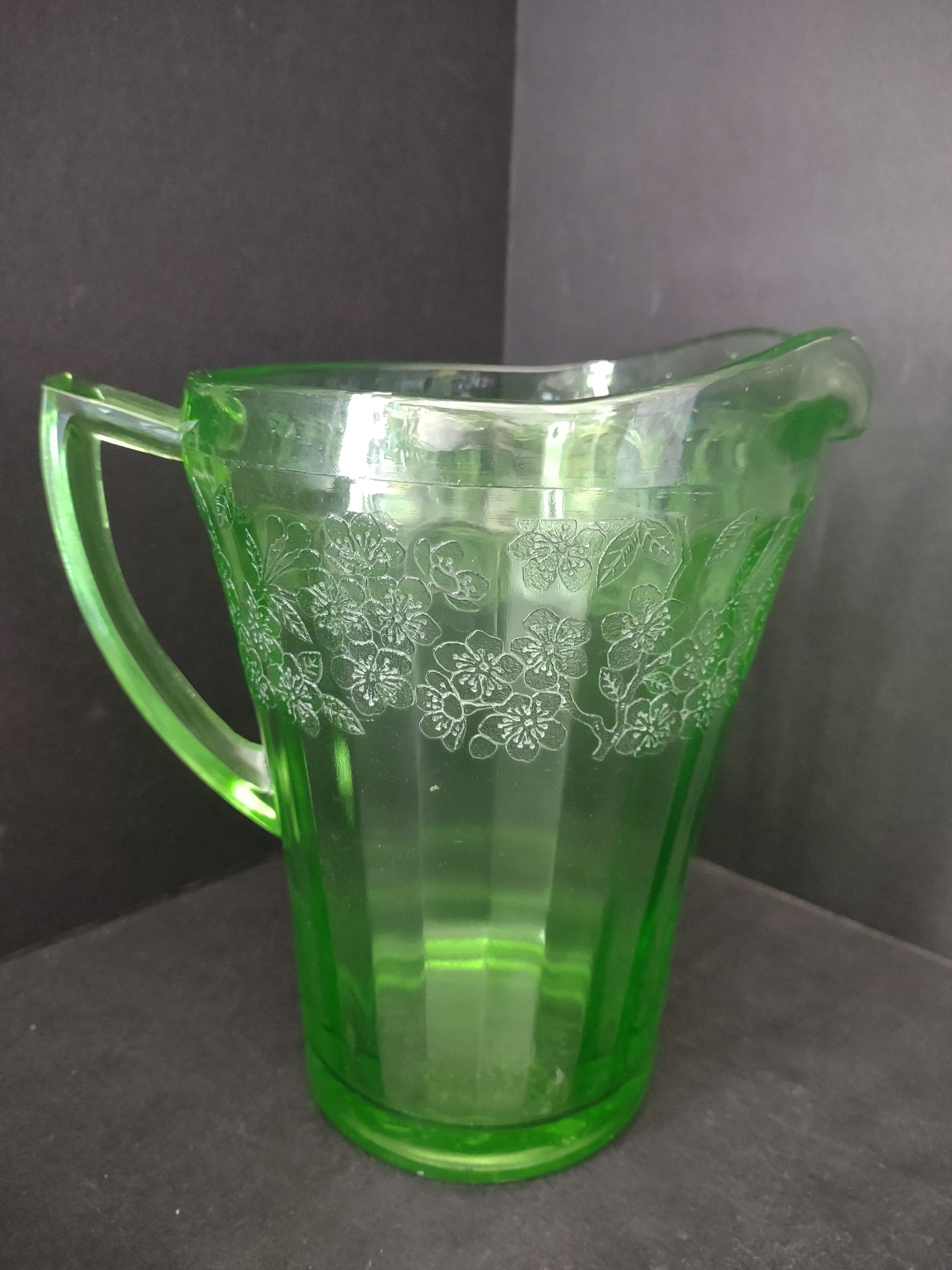 Green Light Up Uranium Glass Pitcher Jeanette Flat Panel Cherry Blossom lot 2718