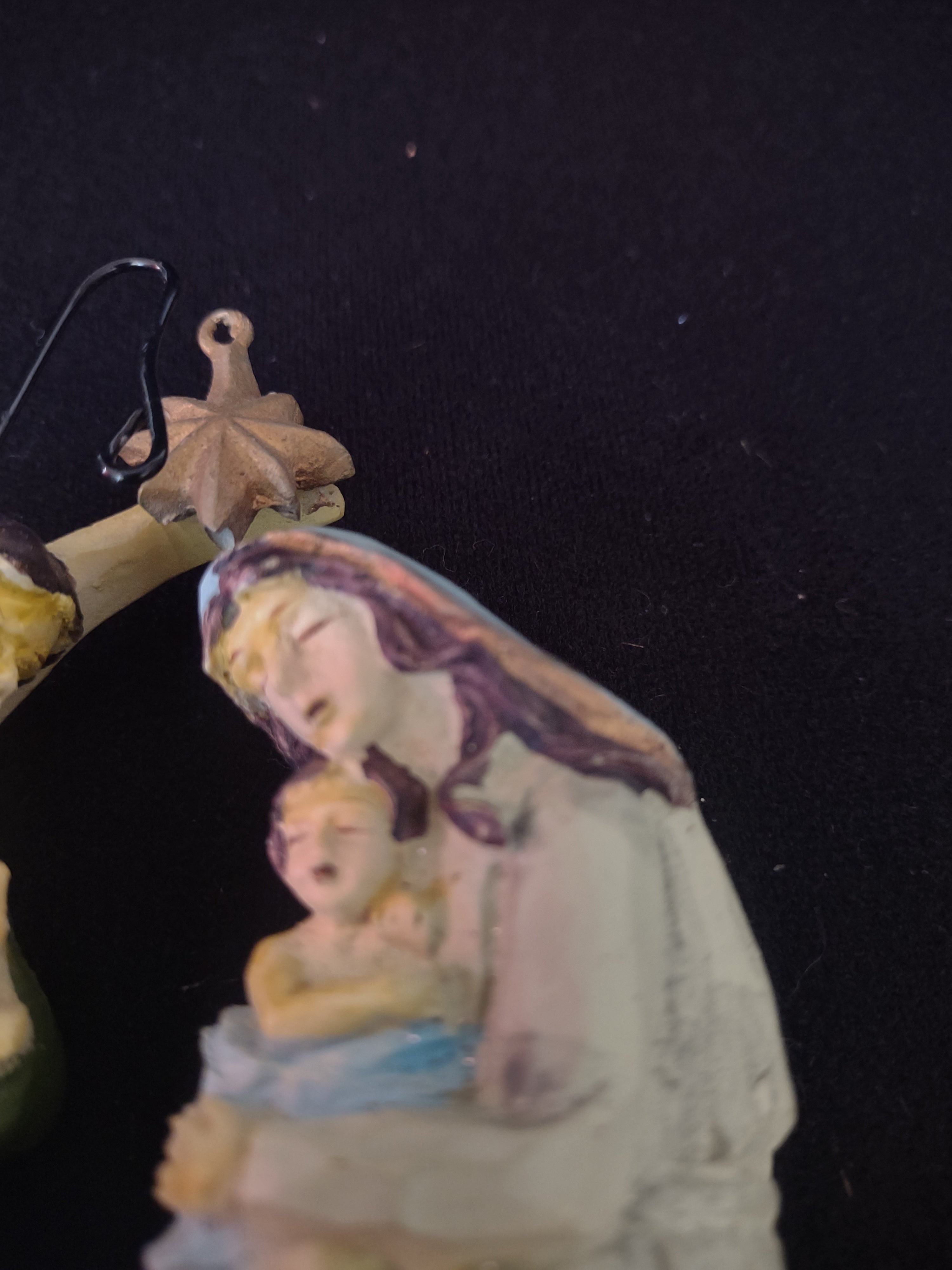 Holy Family Nativity Christmas Ornament Mary Joseph Baby Jesus Star (Lot 4561)