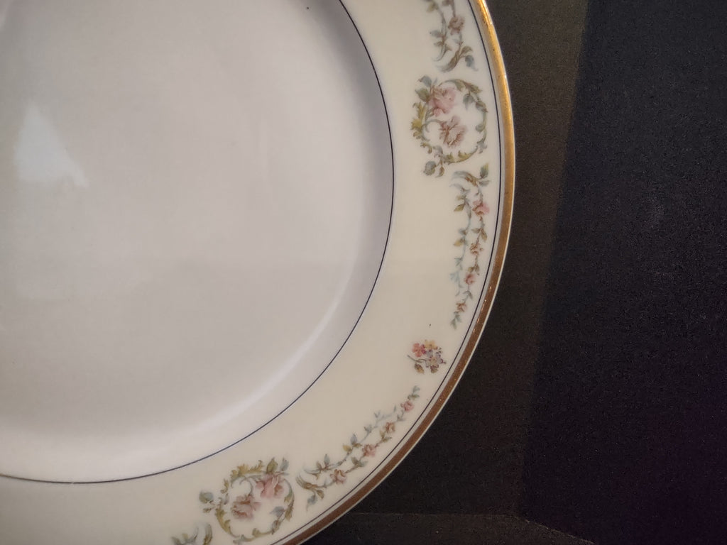 Haviland Limoges French Chic Rose Gold Trim Luncheon/Salad Plate (lot 1088)