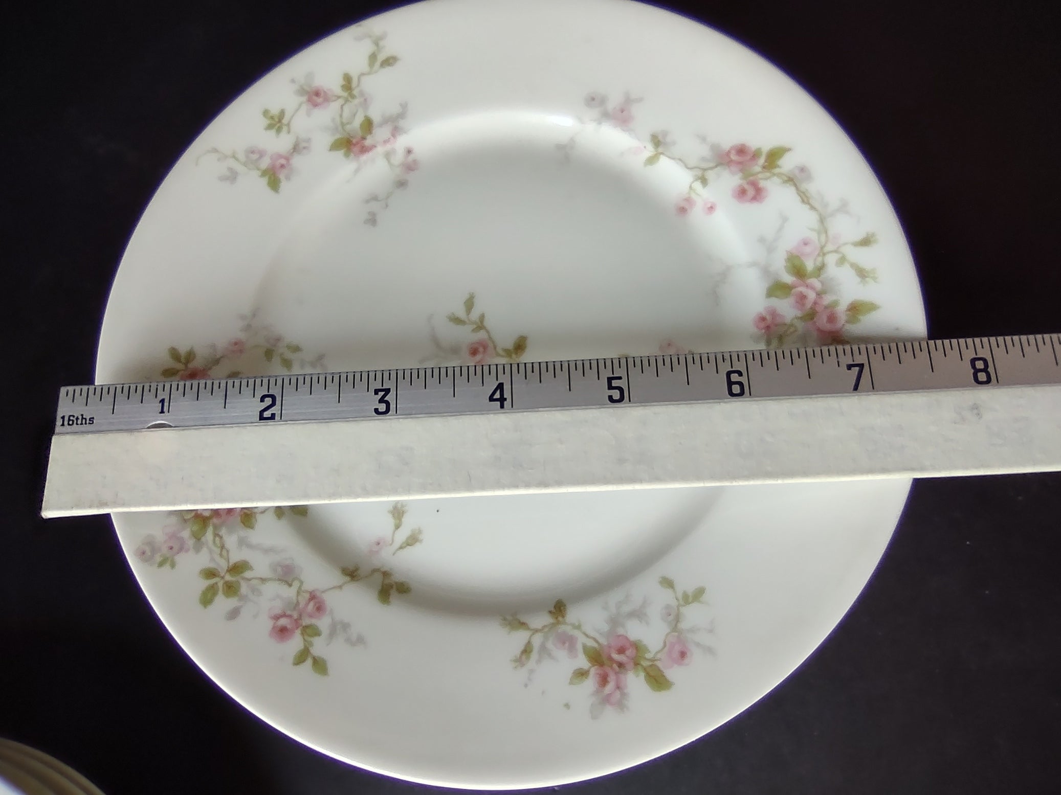Haviland Limoges 4 x Salad/Dessert & 4 x Bread/Butter Plate Grey Moss (lot 919)