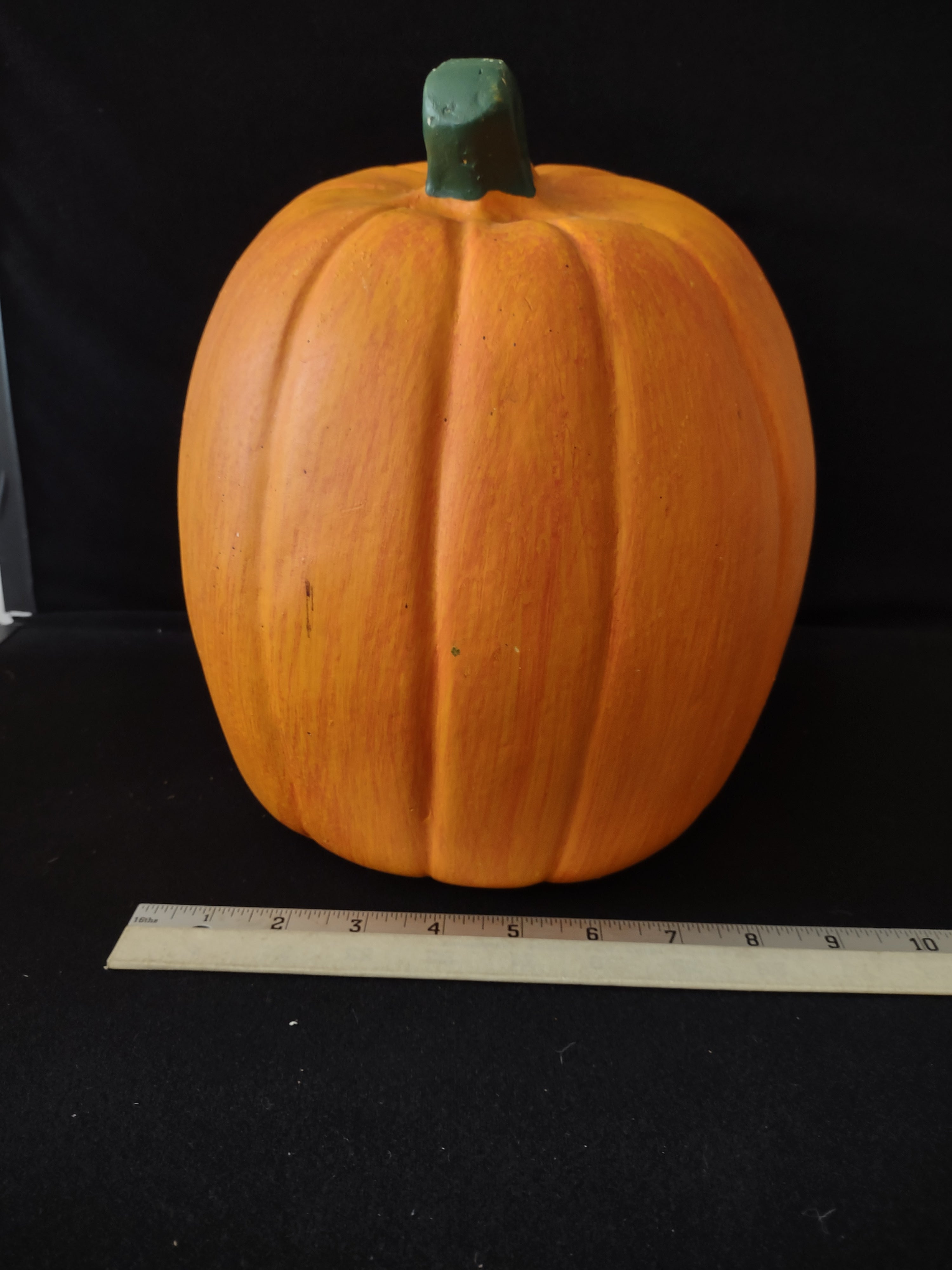 Halloween/Thanksgiving Ceramic Welcome Scarecrow Pumpkin (Lot 3123)