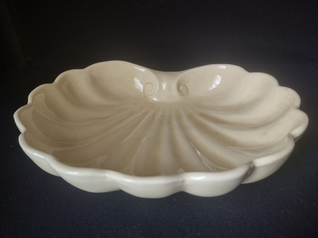 Ceramic Yellow Shell Shaped Dish 11" x 8" (lot 1689)
