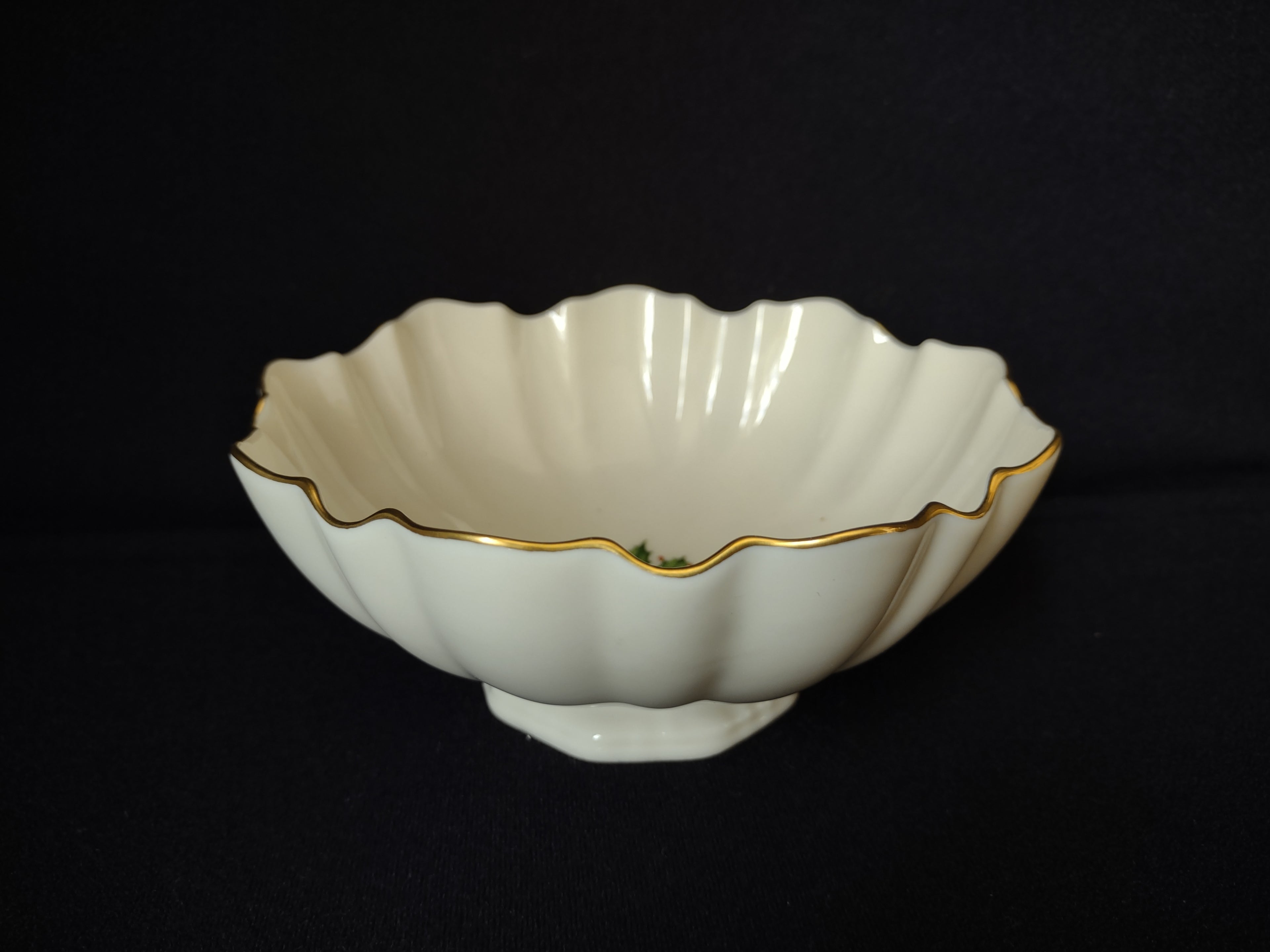 Vintage Lenox Special Holly Design Gold Trim Candy Nut Dish (lot 1903)