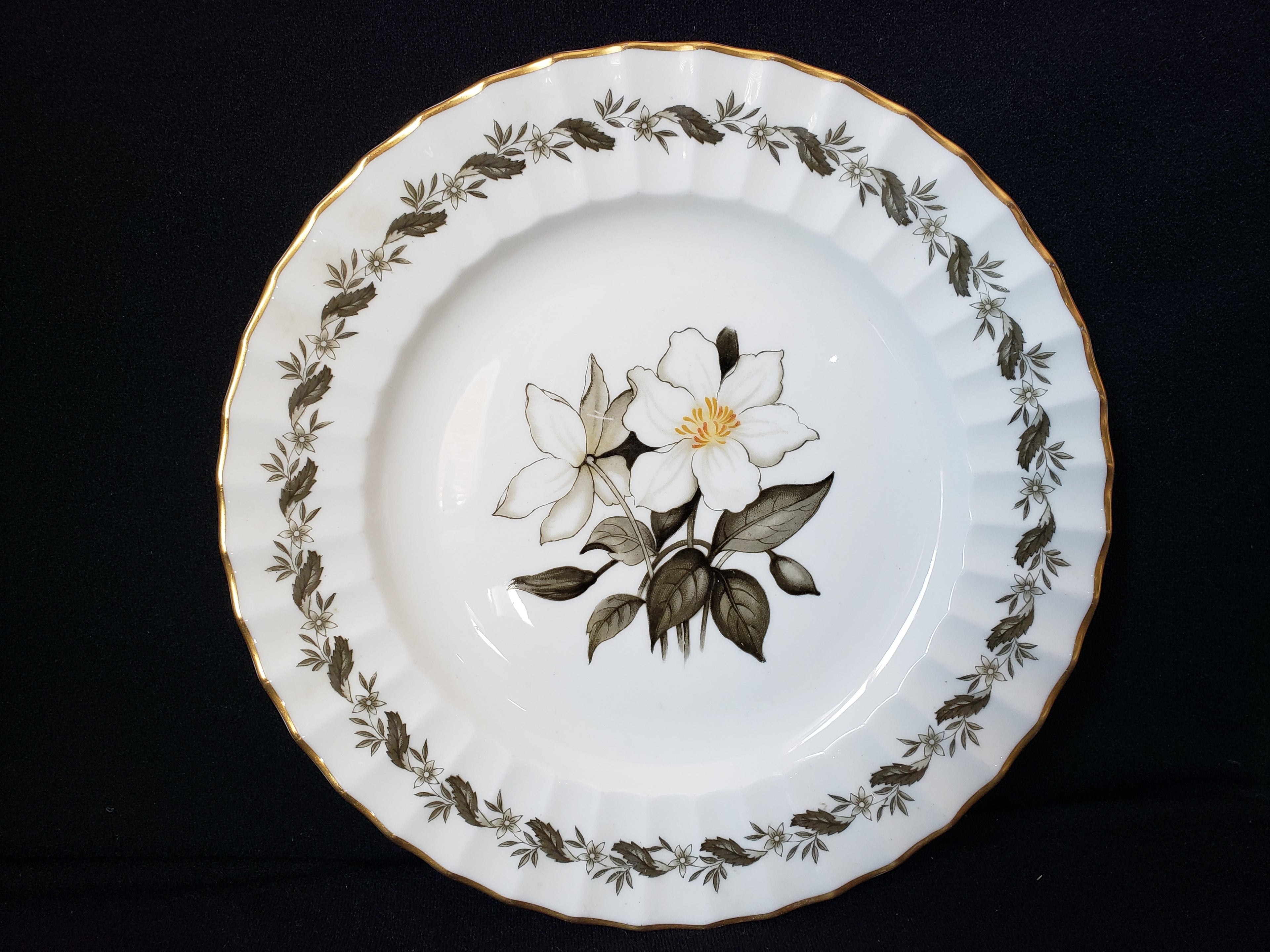 Vintage Royal Worcester Engadine Salad or Luncheon Plate 8" (lot 2129)