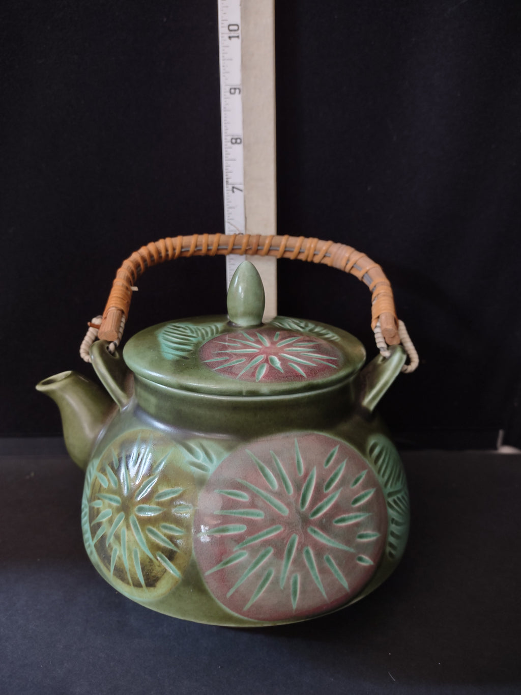 Vintage Stoneware Green Teapot Lily Pad Bamboo Handle (Lot 5319)