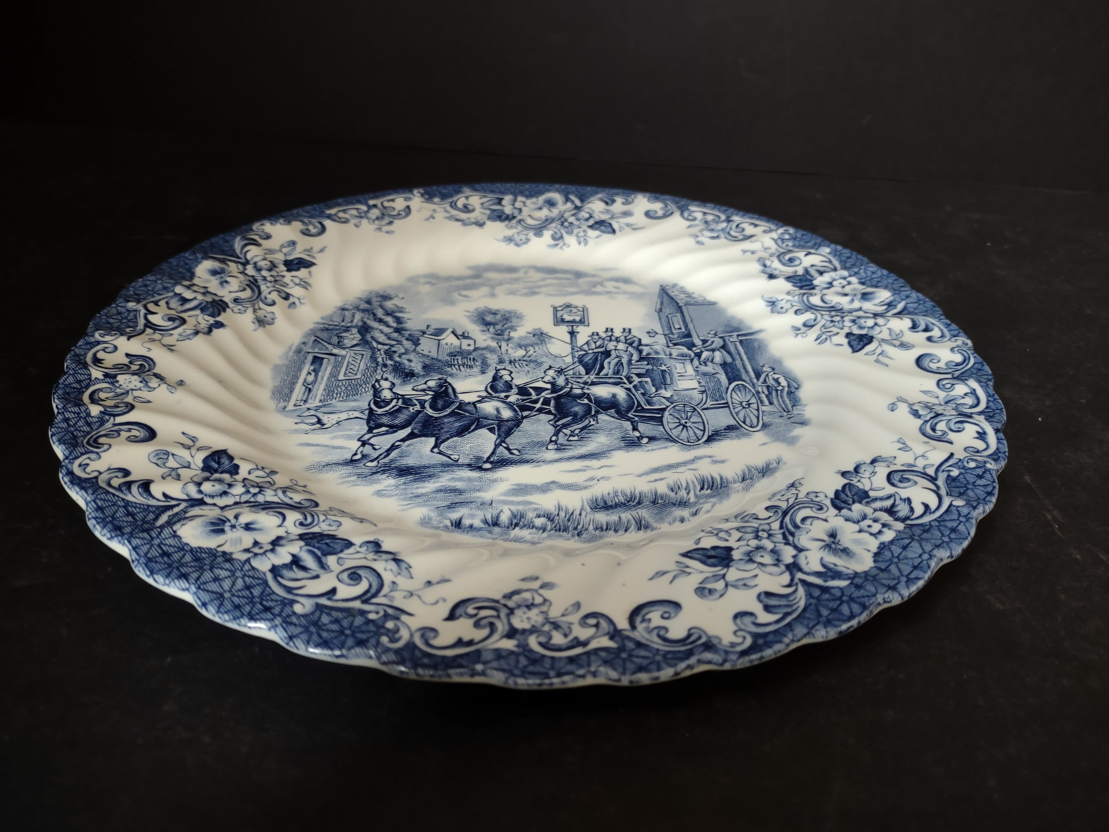 Vintage Ironstone Coaching Scenes Johnson Bros Dinner Plate (lot 5562)