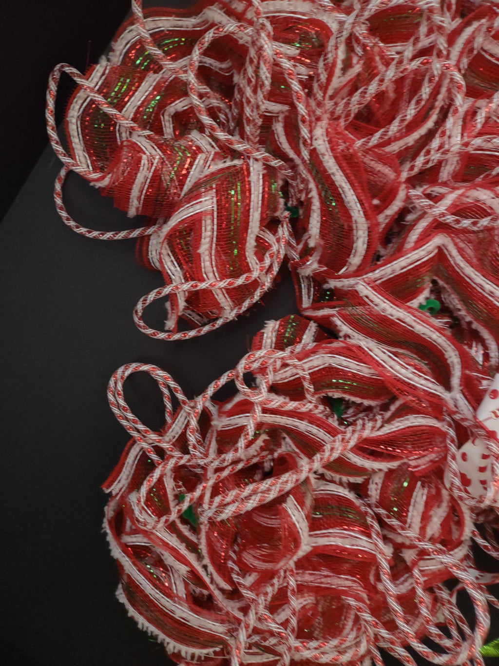 Christmas Mesh Ribbon Decor Candy Cane Wreath Handmade (lot 1410)
