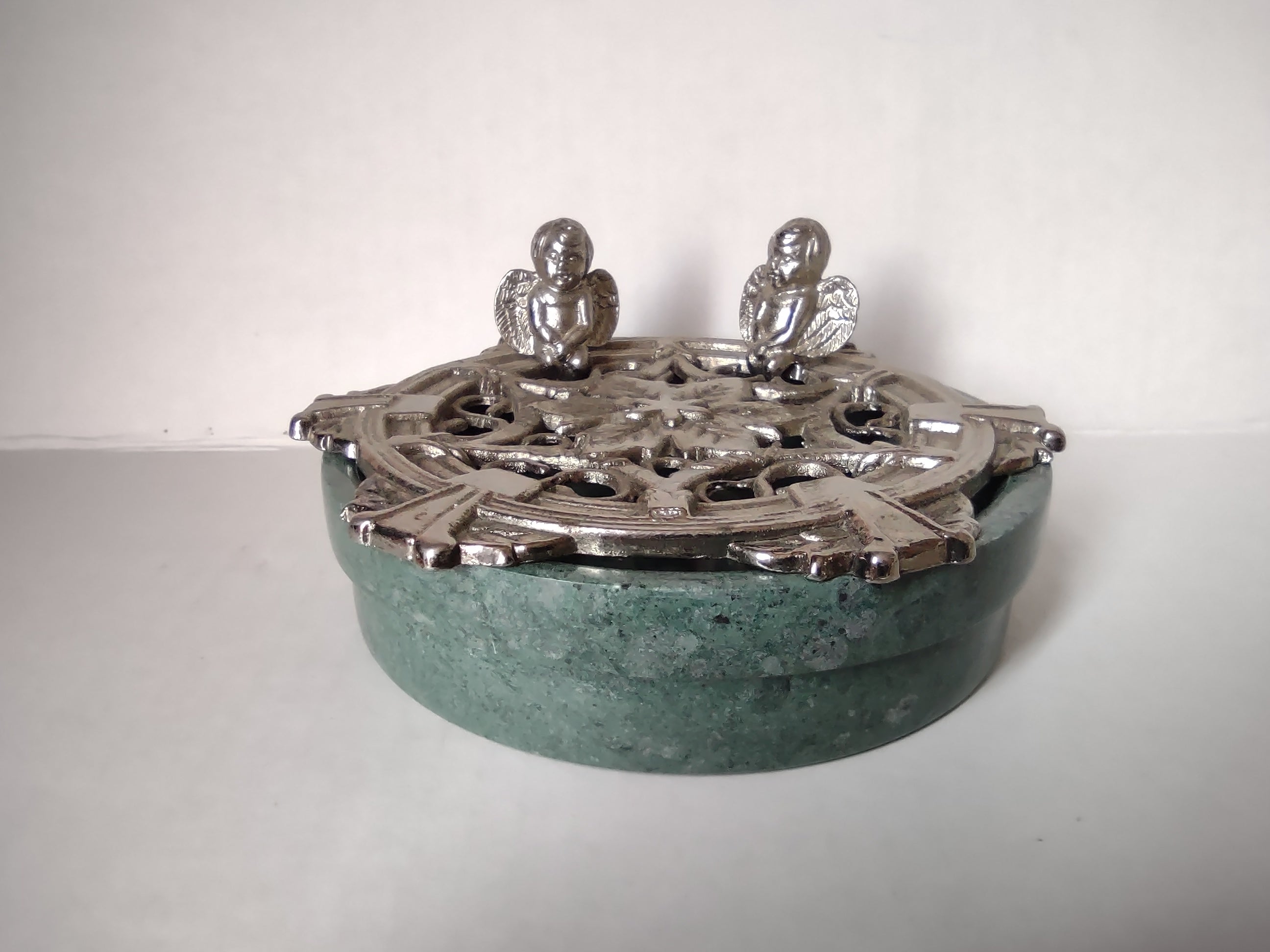 Vintage Incense Burner Green Marble with Angels Cherubs (lot 5323)