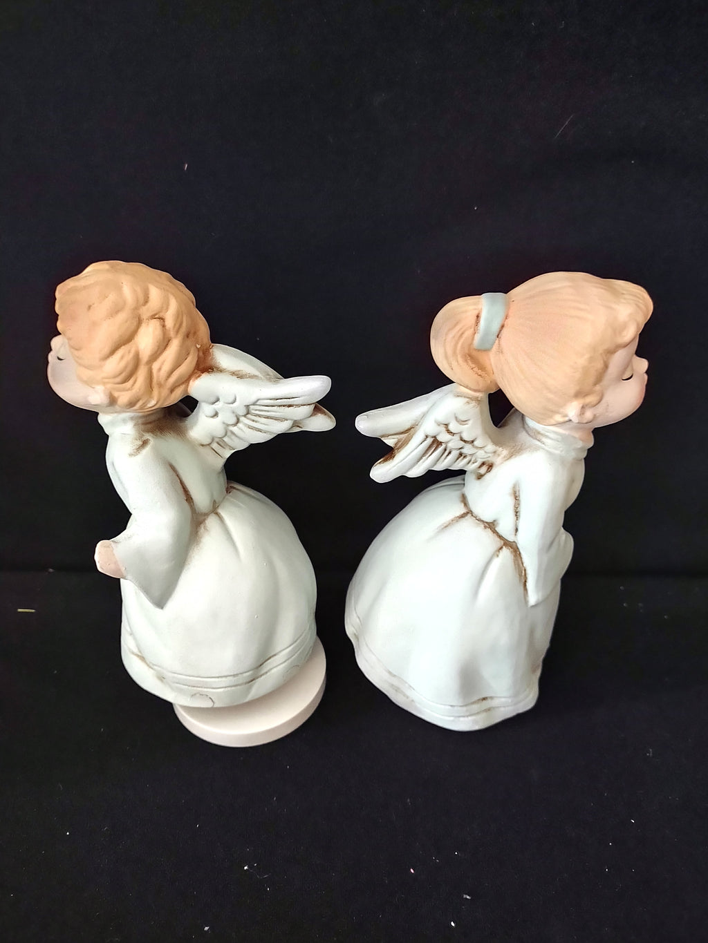 Vintage Ceramic Kissing Angels Japan Musical Where Do I Begin (Lot 3979)