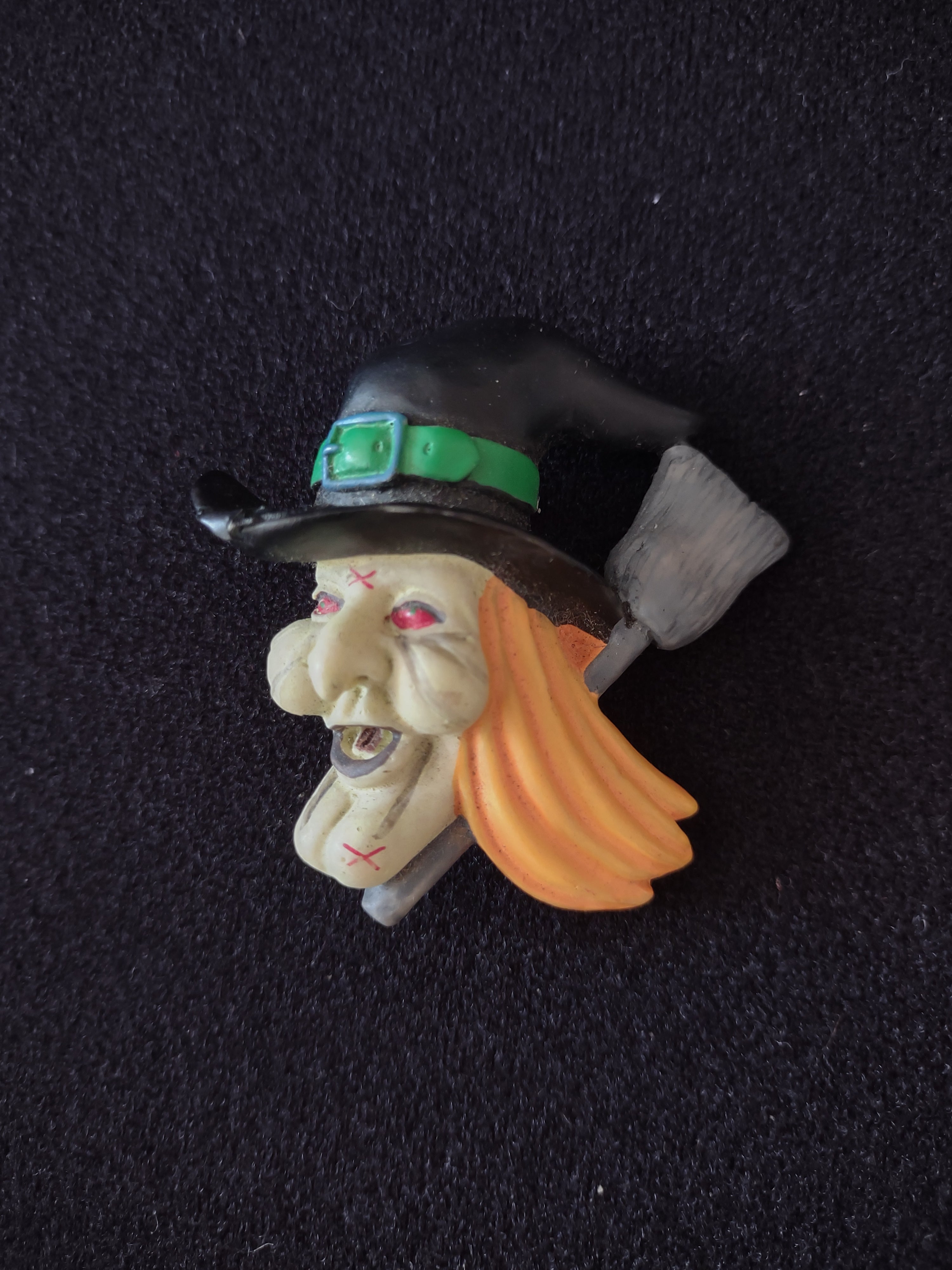 Vintage Halloween Witch Head Broom Pin (Lot 4121)