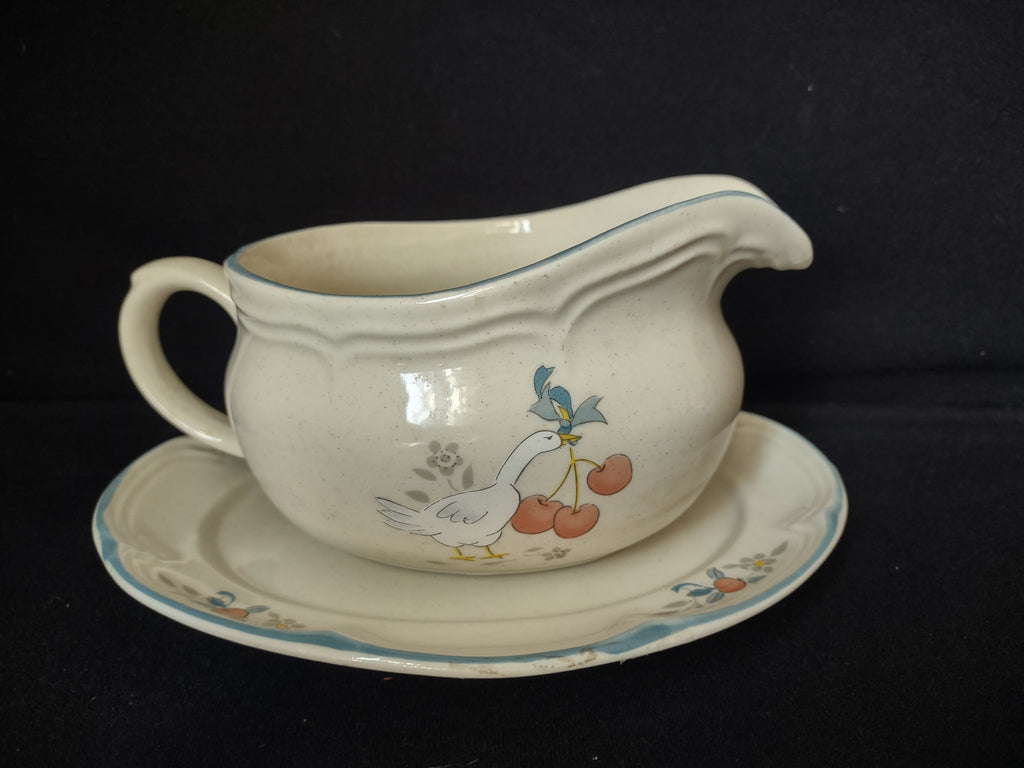 Vintage Marmalade Gravy Boat Geese Duck Cherry Ribbon (lot 2844c)